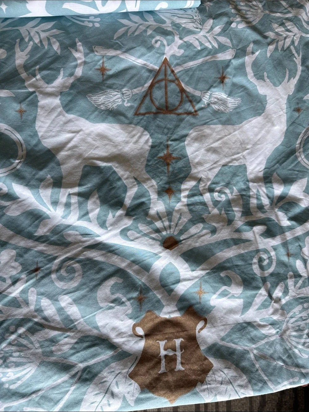 Pottery Barn Teen Aqua, White & Gold Emblem Printed Sheet Set with pillow